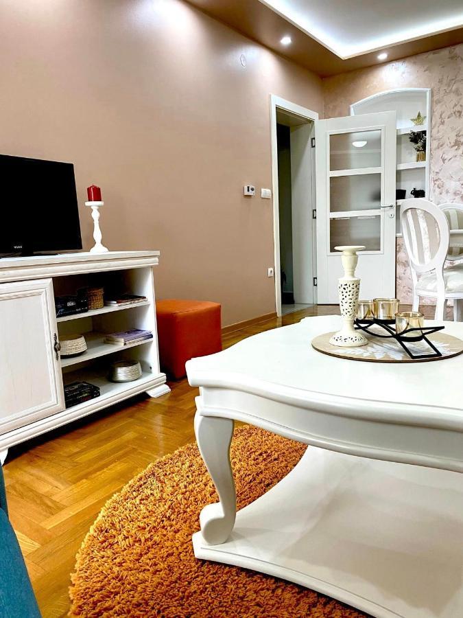 Apartman Diana สเรมสกา มิโตรวิตซา ภายนอก รูปภาพ