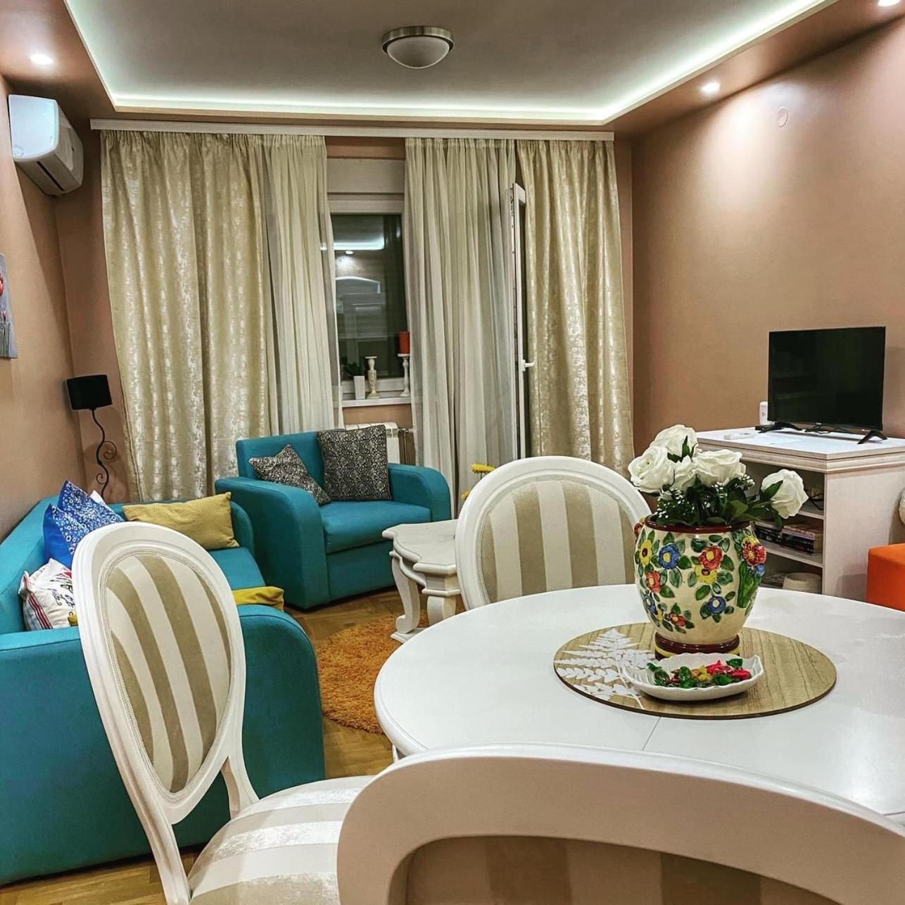 Apartman Diana สเรมสกา มิโตรวิตซา ภายนอก รูปภาพ
